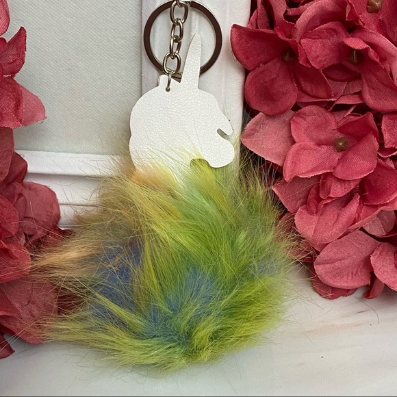 Fluffy Golden Unicorn Pom Pom Keychain Charm - Picture 5 of 12